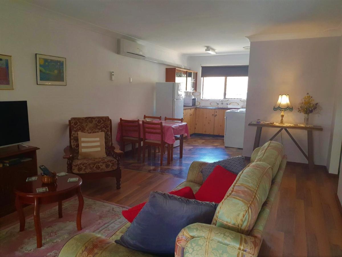 Champion Bay Beach Unit, With Own Carport, ジェラルトン エクステリア 写真