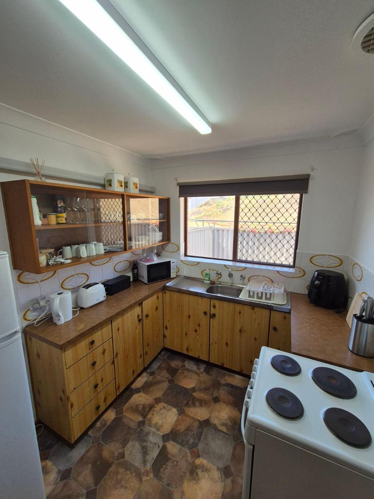 Champion Bay Beach Unit, With Own Carport, ジェラルトン エクステリア 写真