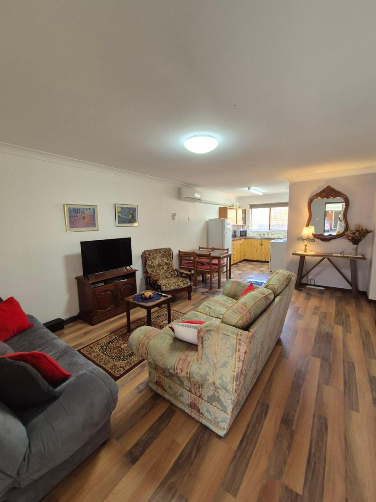 Champion Bay Beach Unit, With Own Carport, ジェラルトン エクステリア 写真